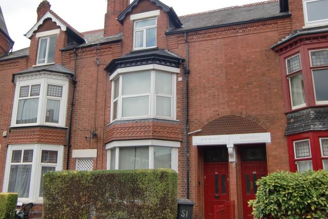 Bedsit On Queens Road- Shared Bathroom (Inc Of Council Tax And Water Rates)
