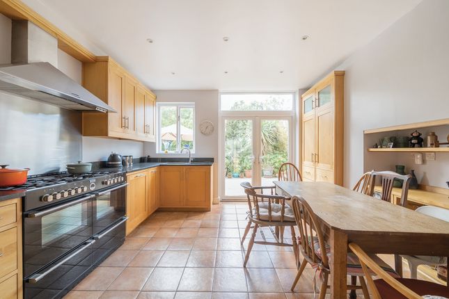 37, Mount Pleasant Road, London photo 4
