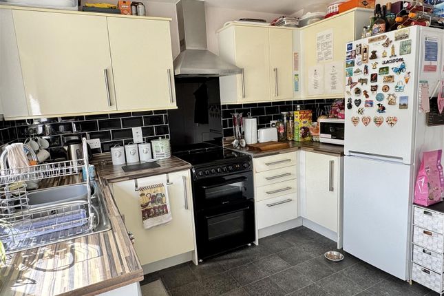 6, Moorstone Place, Penwithick photo 3