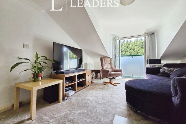 Flat 10, Redlea Court, 54, Military Road, Hampshire photo 2