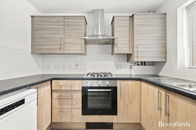11, Northlands Place, Essex photo 4