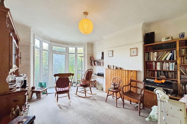 35 Sylvan Avenue, London photo 3