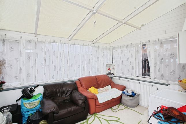 18, Seathwaite, Rugby photo 4