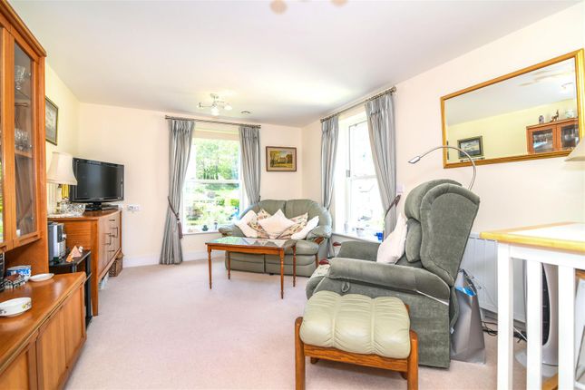 1-bed flat on 47 Cartwright Court, 2 Victoria Road, Malvern, £150,000