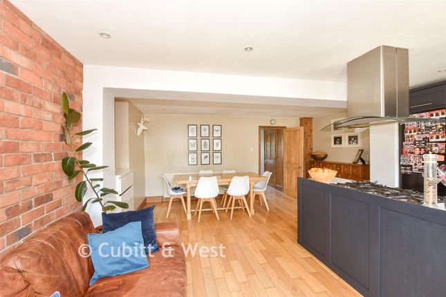 3-bed semi-detached on 19, Frant Field, Edenbridge, £525,000