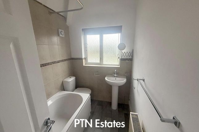 37, Swan Street, Brierley Hill photo 5