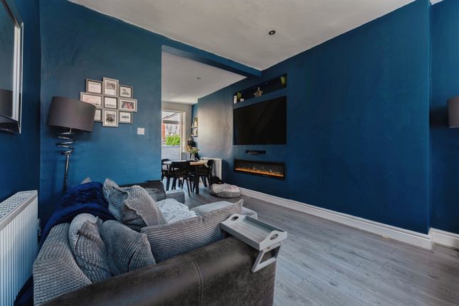 2, Lloyd Avenue, Birkenhead photo 4