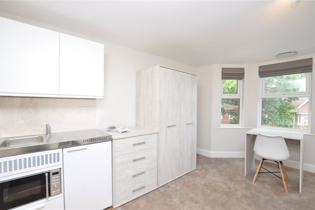 Flat C, 86, Church Lane East, Aldershot photo 2