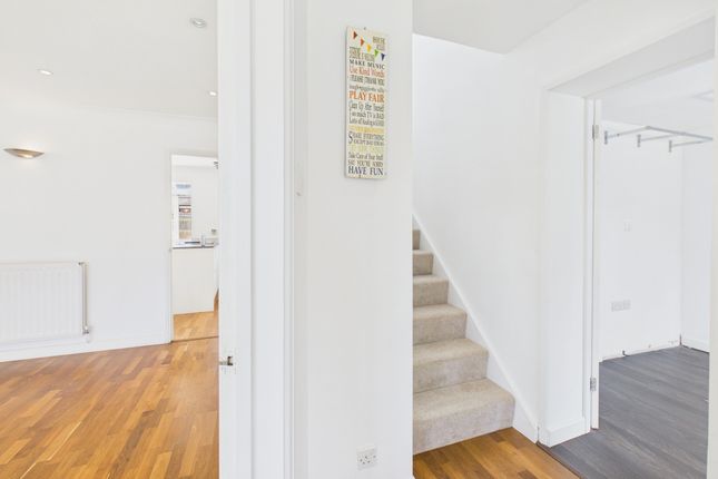 29 Edward Close, Aylesbury photo 4
