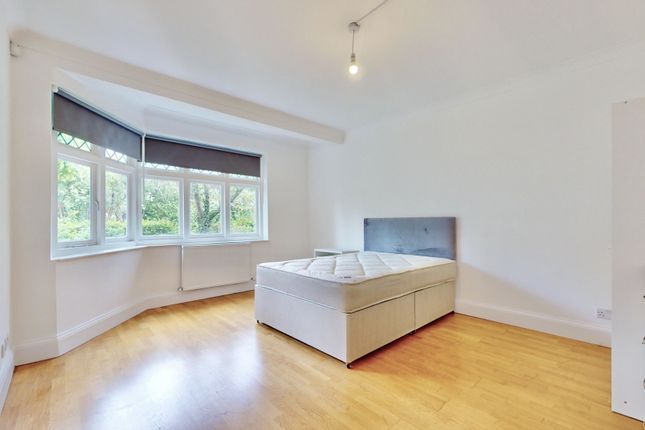 Thumbnail Room to rent in Princes Gardens, Acton