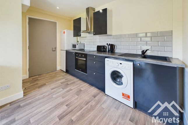 Flat 3 Oakfield House, Blackburn photo 3