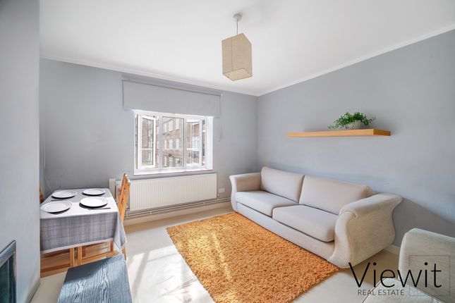 3-bed flat on Flat 38, Purser House, London, £380,000