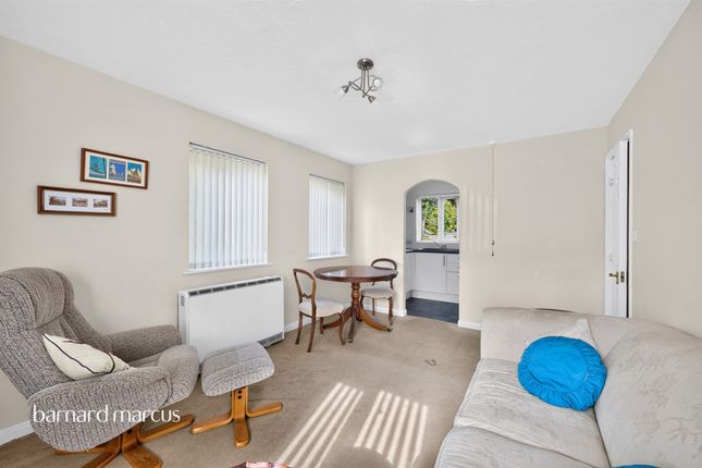 34, Bartholomew Court, South Street, Dorking photo 4