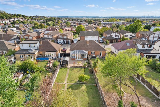 171, Cumberland Avenue, South Benfleet photo 4