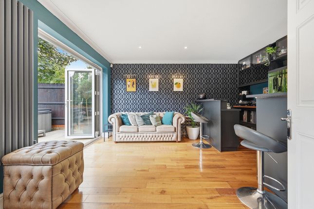 3, Wood Lane, Hockley photo 4