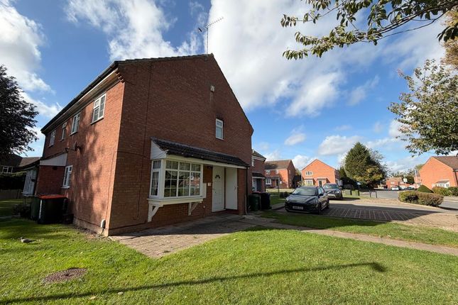 2-bed house on 12, Bowmans Way, Dunstable, £240,000