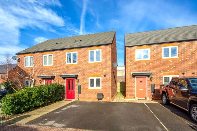3-bed house on 20, Nash Road, Bicester, £136,000