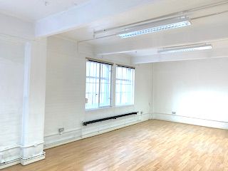 Office to let in Hoxton Street, London