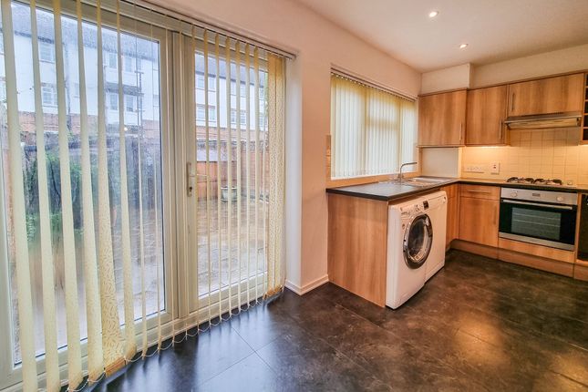 12 Brinsworth Close, Twickenham photo 3