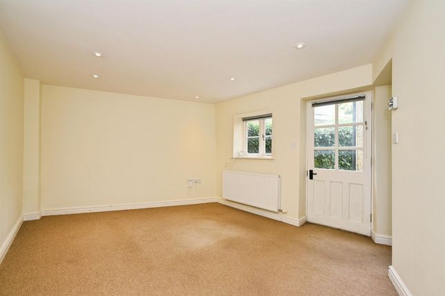 3, Oxford Mews, Langley Road, Chippenham photo 4