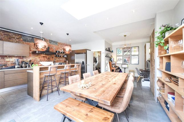 Brackley Road, London photo 3
