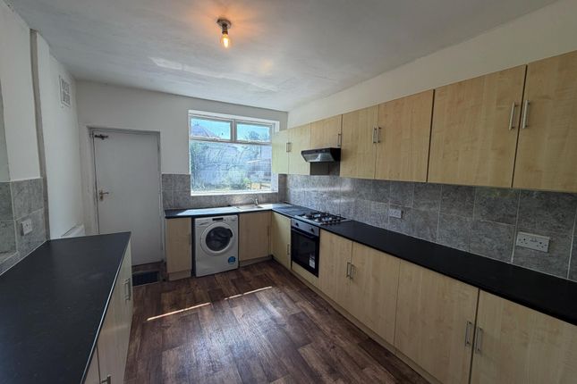 4-bed house on 25, St. Annes Road, Leeds, £2,340/mo