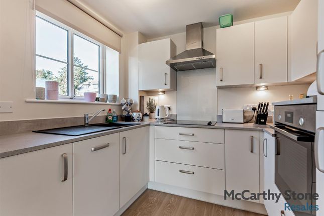 14 Queen Elizabeth Place, Orchard Lane, Alton photo 4