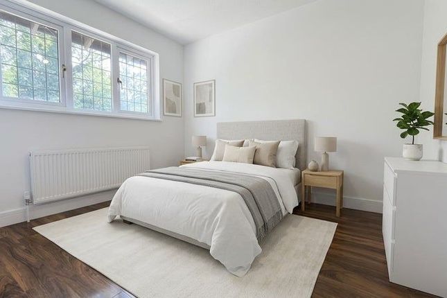 67 Templar Drive, London photo 3
