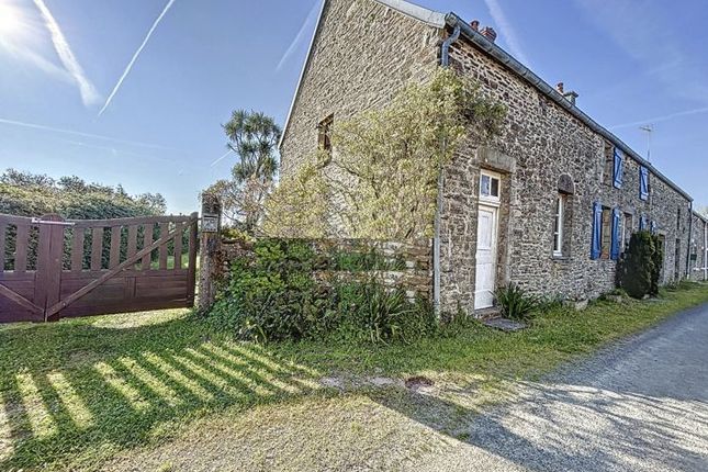 Detached house for sale in Les Moitiers-D'allonne, Basse-Normandie, 50270, France