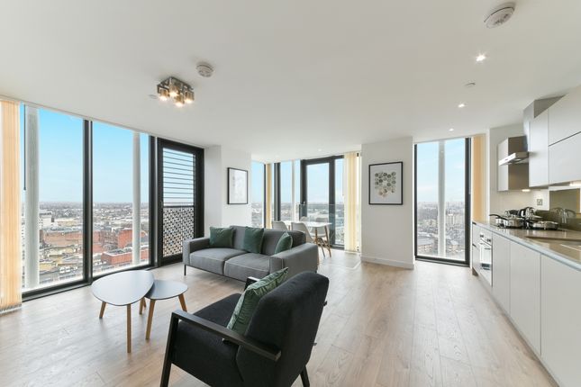Thumbnail Flat to rent in Stratosphere Tower, Great Eastern Road, Stratford