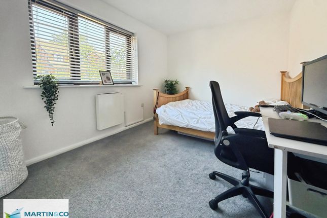 22, Knossington Close, Reading photo 5