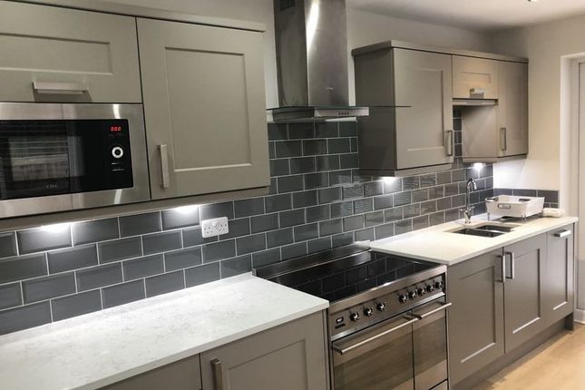 19, Swainson Road, Aintree photo 3