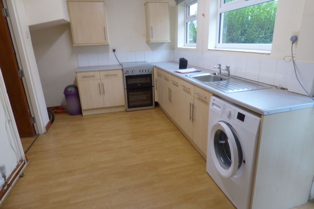Semi-detached house to rent in Olton Avenue, Beeston, Nottingham