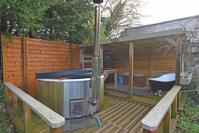 Hot Tub Area.Jpg