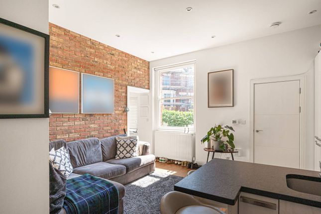 Thumbnail Flat for sale in Constantine Road, Hampstead, London