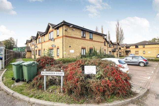 1 bed flat for sale in Victoria Close, Cheshunt, Herts EN8 - Zoopla