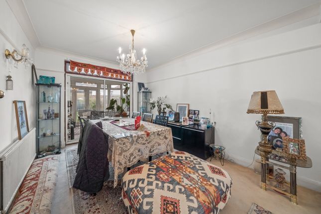 139, Ellesmere Road, London photo 4