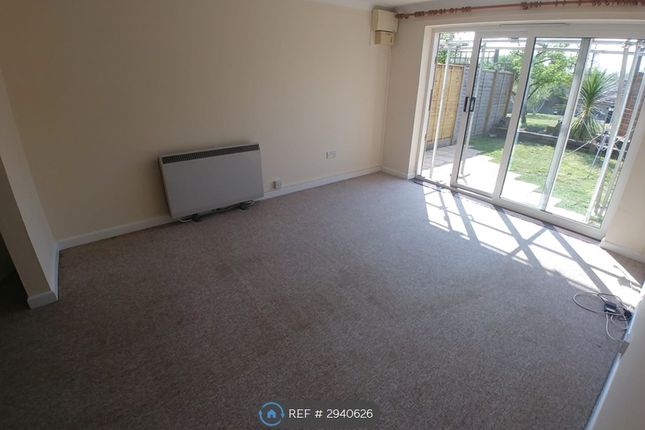 Flat, Ashburn Court Station Road, Fordingbridge photo 3