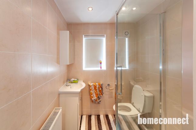 48 Elms Farm Road, Hornchurch photo 3