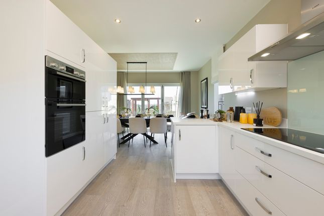 113, Brox Road, Ottershaw photo 3