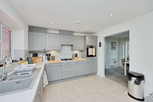 14, Greyling Way, Swaffham photo 3