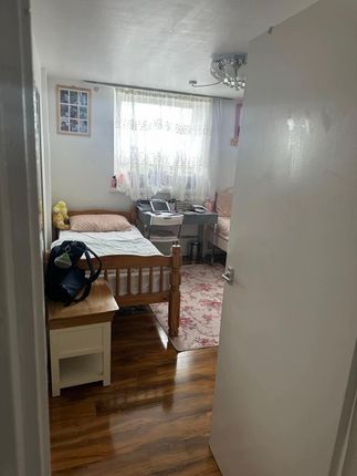Brookbank, Turkey Street, Enfield , Enfield photo 5