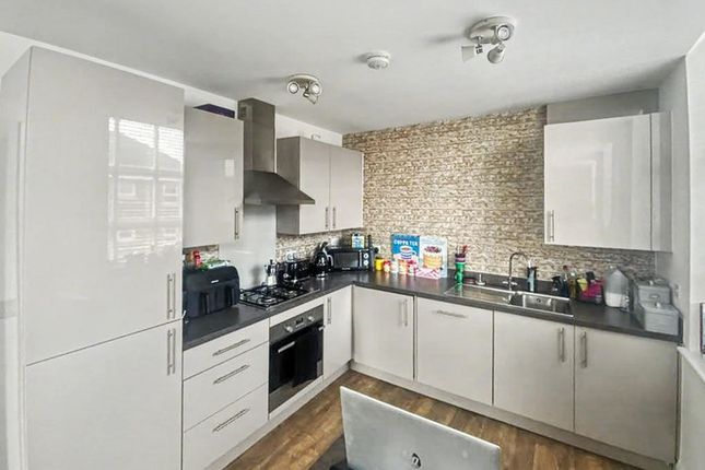 14 Noyce Court, Southampton photo 2