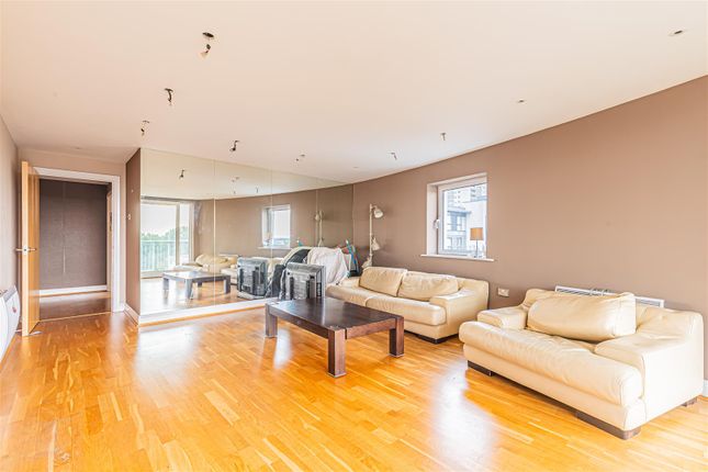 161, Holland Gardens, Brentford photo 2