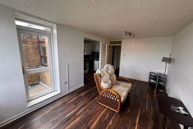 56, Kenilworth Court, Washington photo 5