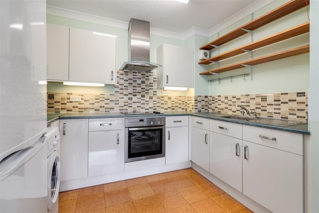 Flat 8, Millcroft Court, Mill Road, Cambridge photo 4