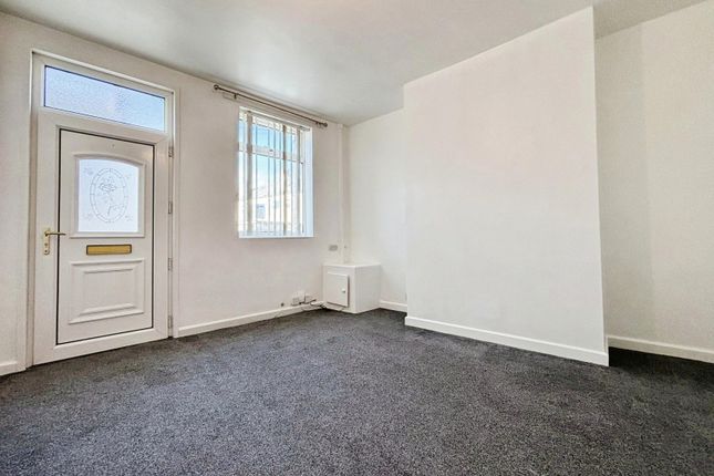 End terrace house to rent in Hunt Street, Castleford, West Yorkshire