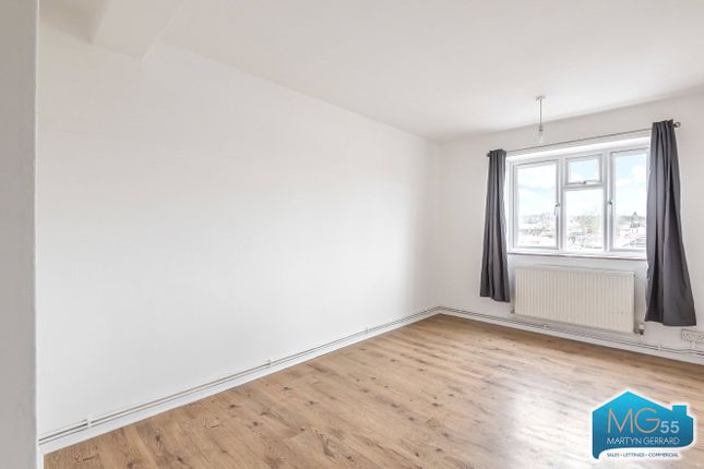 Flat 16 Tivendale,, Brook Road, London photo 4