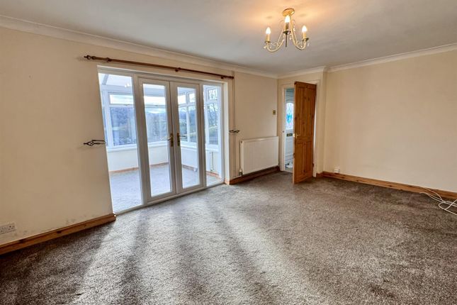8 Glanllyn, Brecon photo 4
