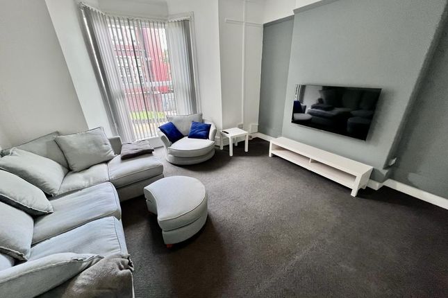 Thumbnail Shared accommodation to rent in Bryn Y Mor Crescent, Swansea